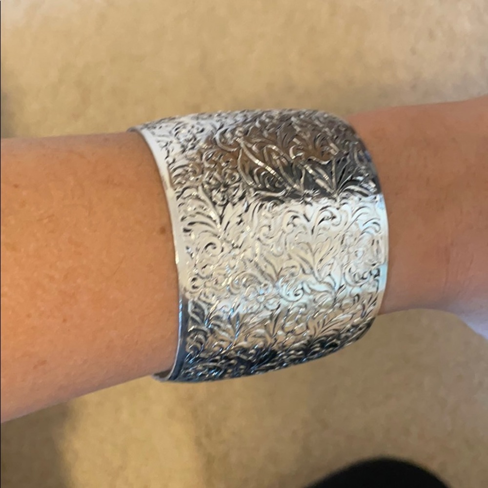 Bracelate